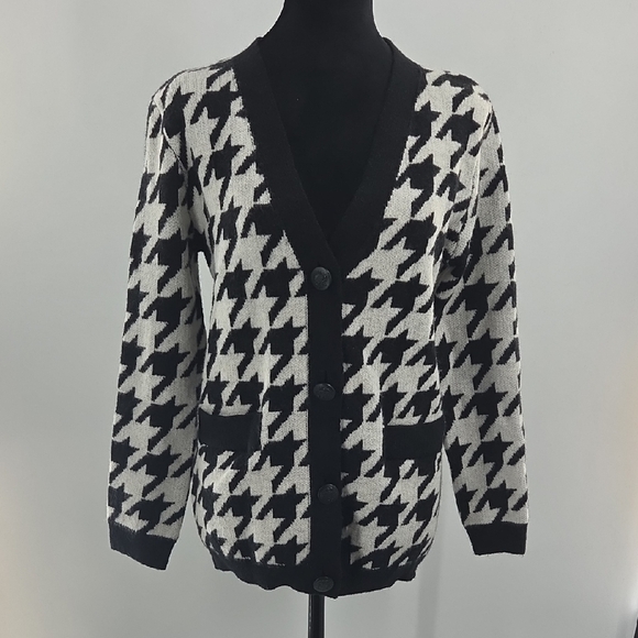 Steve Madden Black and White Houndstooth Cardigan - Picture 11 of 16